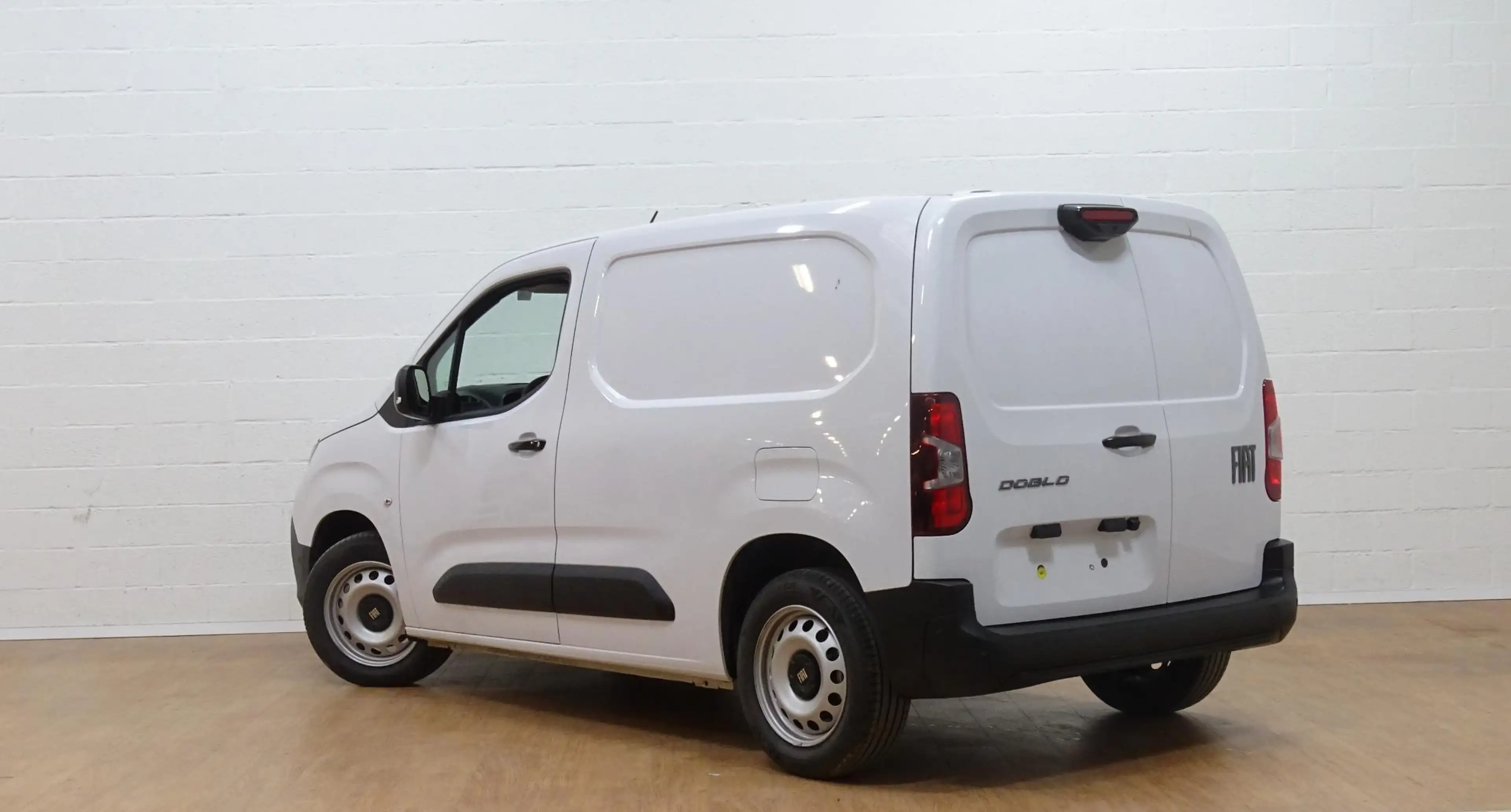 Fiat Doblo 1.5 BlueHDI 130 AT8 L1 Light — photo 3
