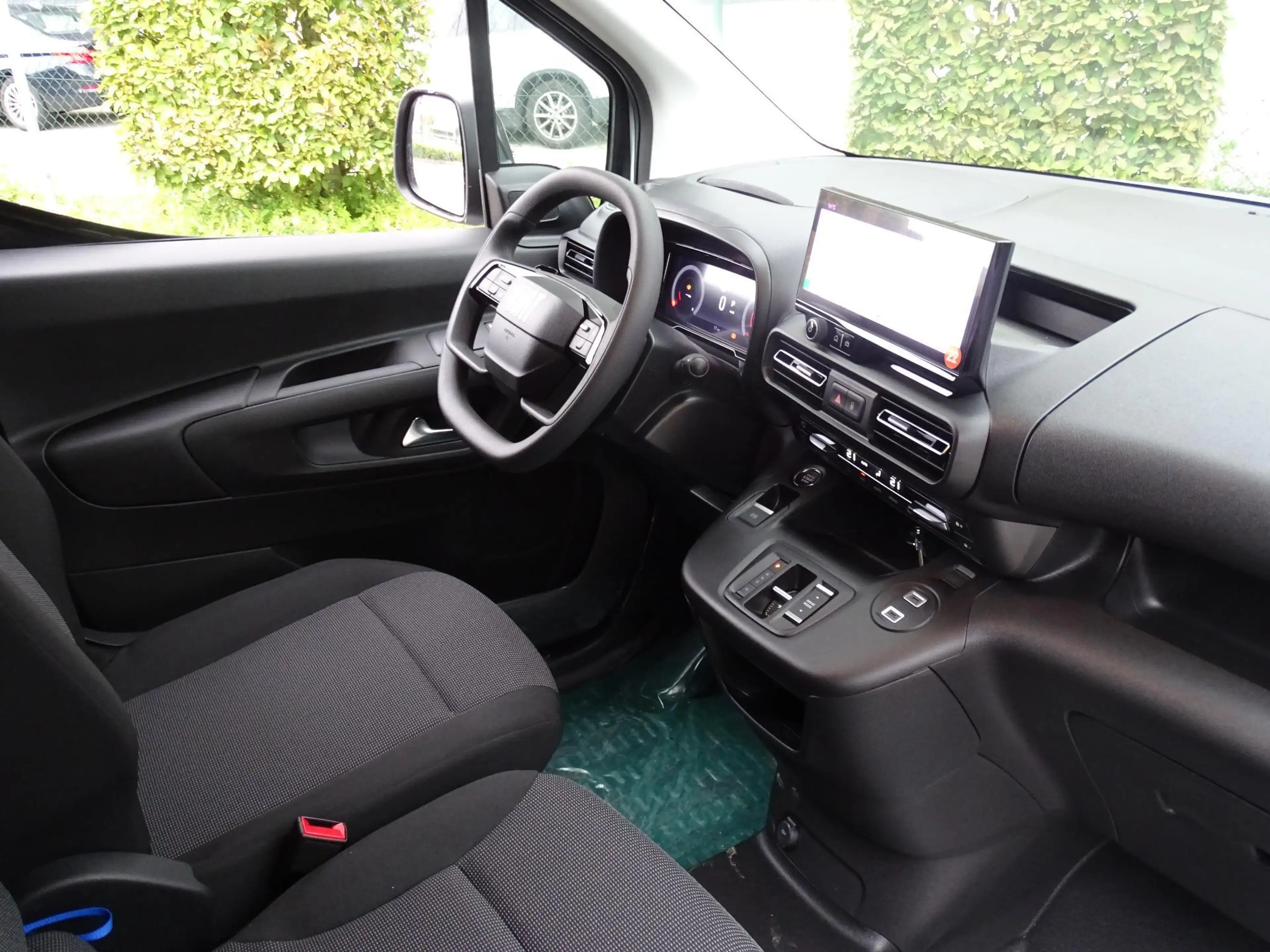 Fiat Doblo 1.5 BlueHDI 130 AT8 L1 Light — photo 12