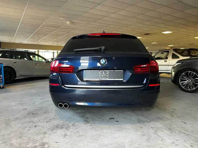 BMW 5 Series view 3