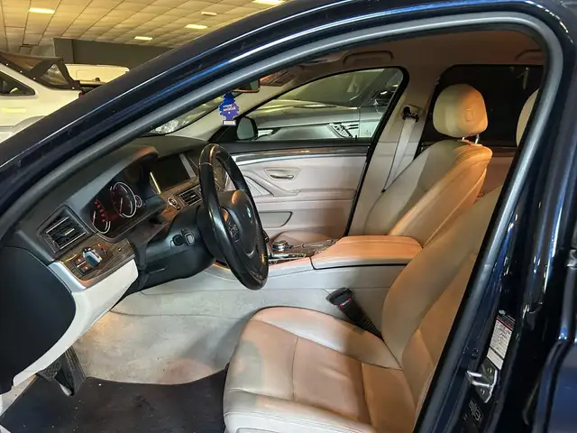 BMW 5 Series view 6