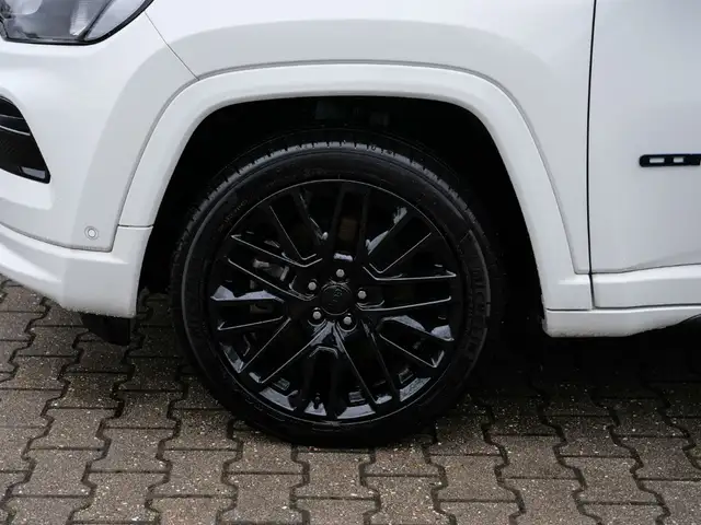 Jeep Compass view 4