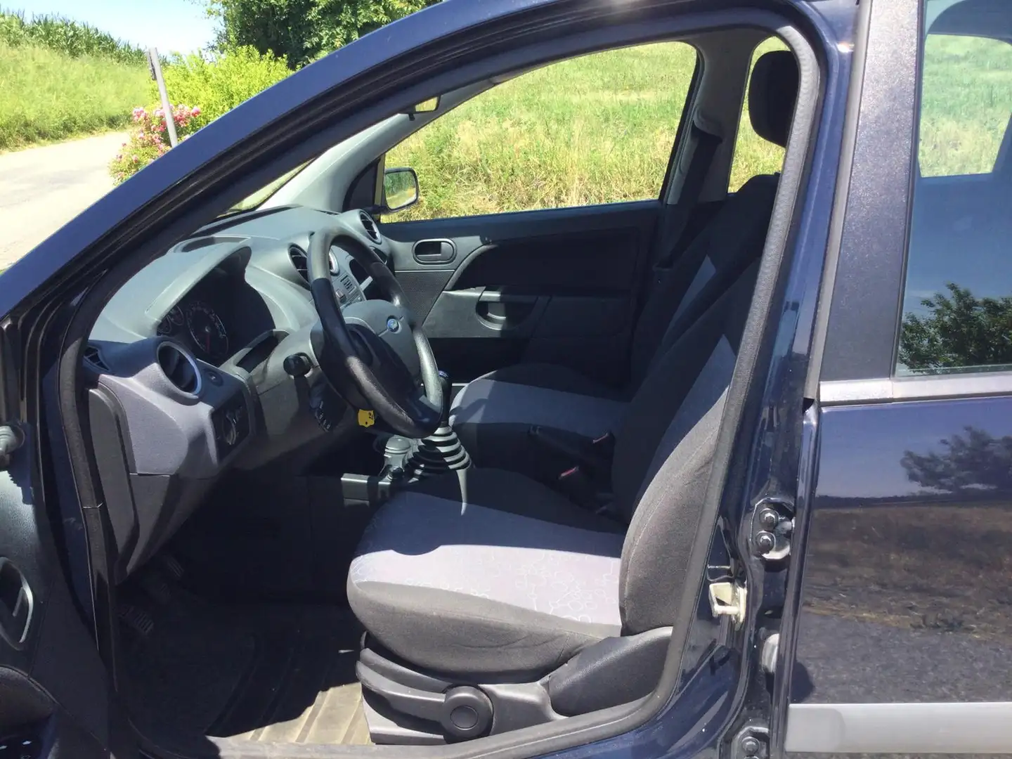 Ford Fiesta Ambiente 1,3 8V - 1