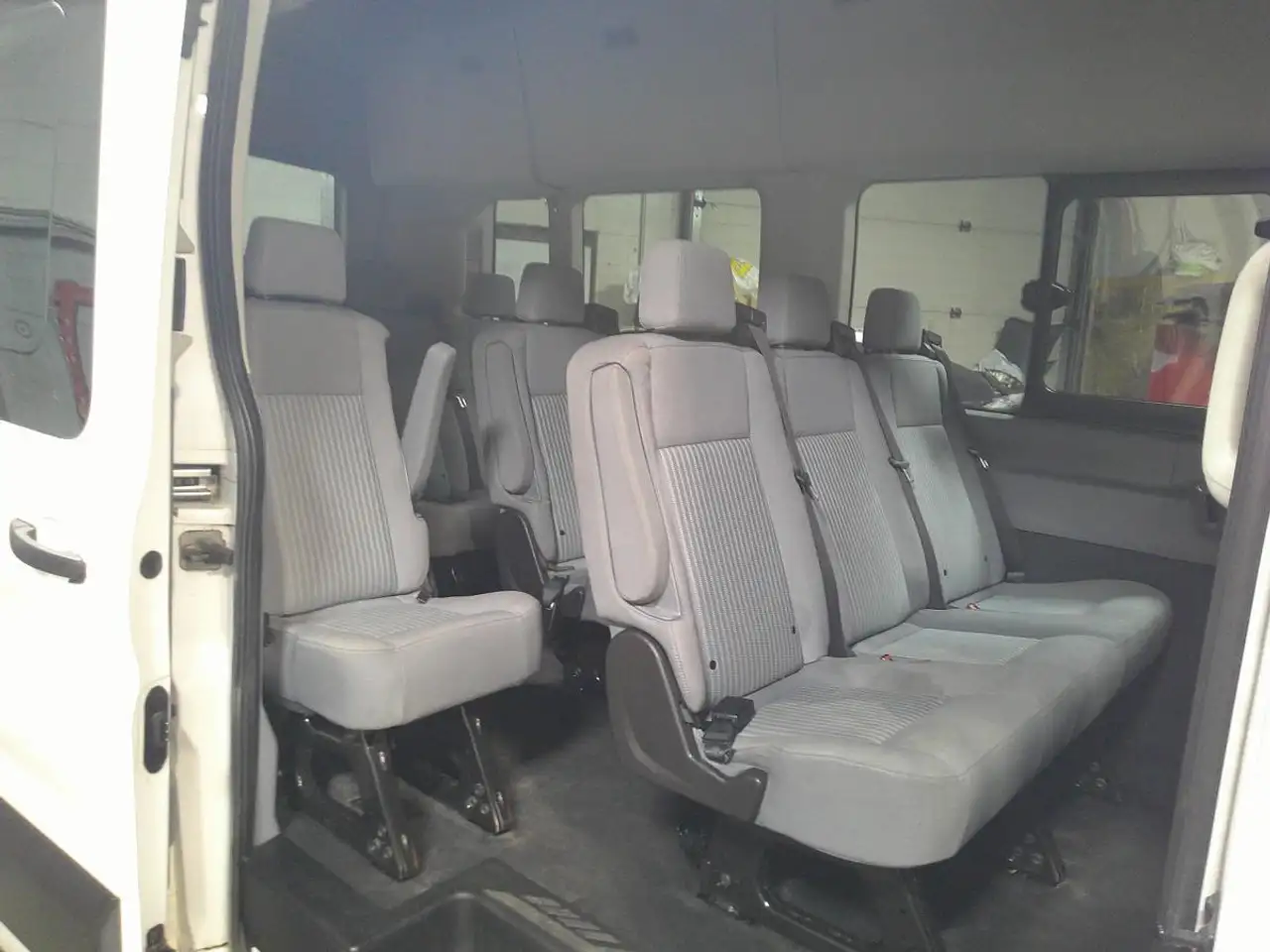 Ford Transit Passenger Wagon снимка Ford Transit Passenger Wagon
