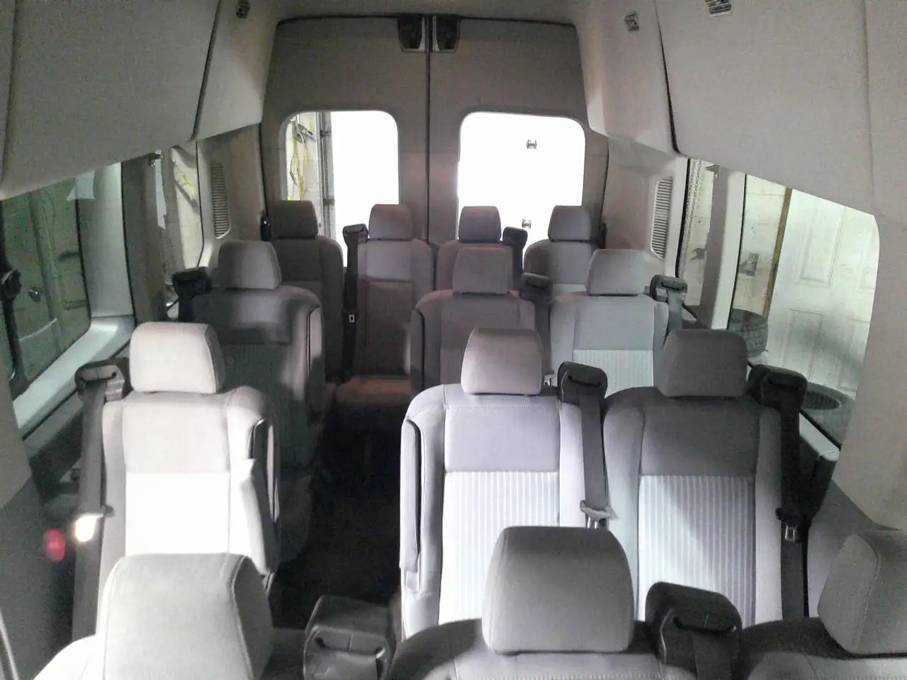 Ford Transit Passenger Wagon снимка Ford Transit Passenger Wagon