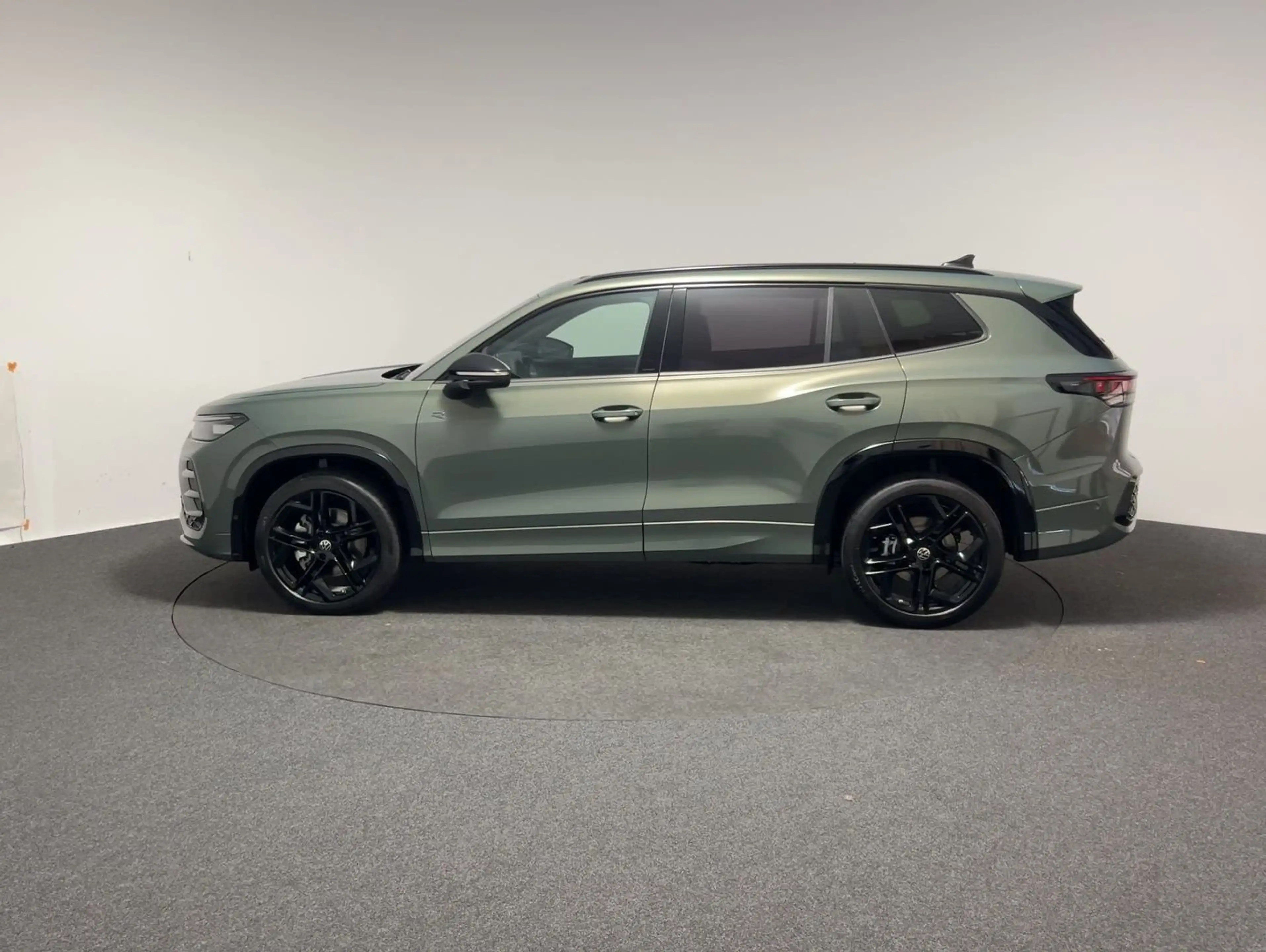 Volkswagen Tayron R-Line 2.0 TSI 4MOTION 4Motion CarPlay — photo 5