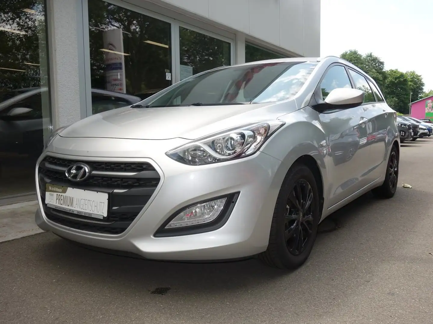 Hyundai i30 1,6 CRDI Silber - 1