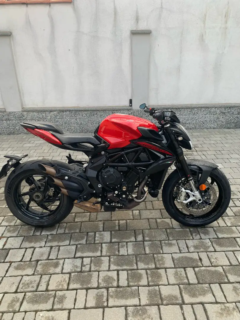 MV Agusta Brutale 800 rosso - 2
