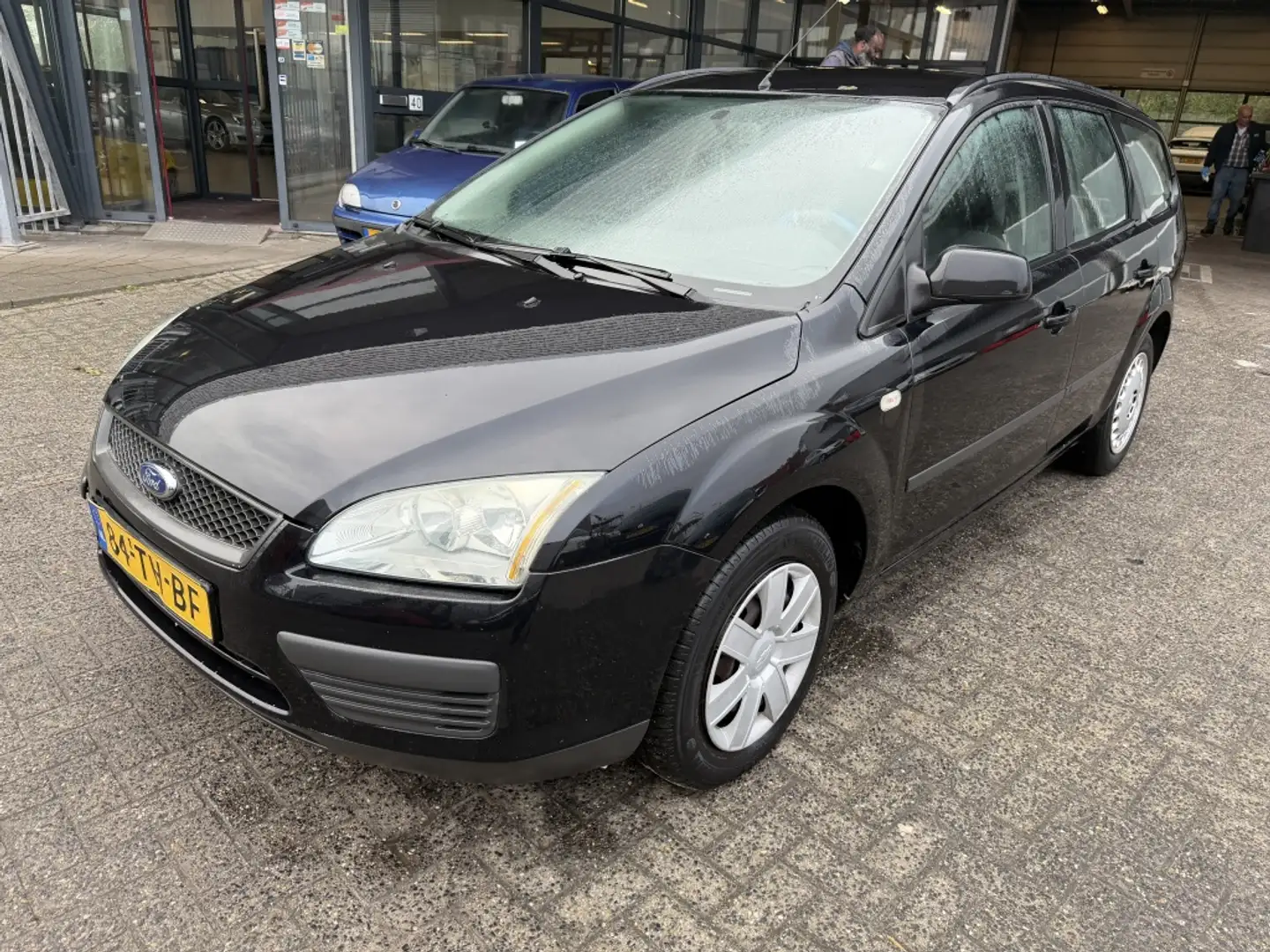 Ford Focus Wagon 1.4-16V Ambiente Zwart - 2