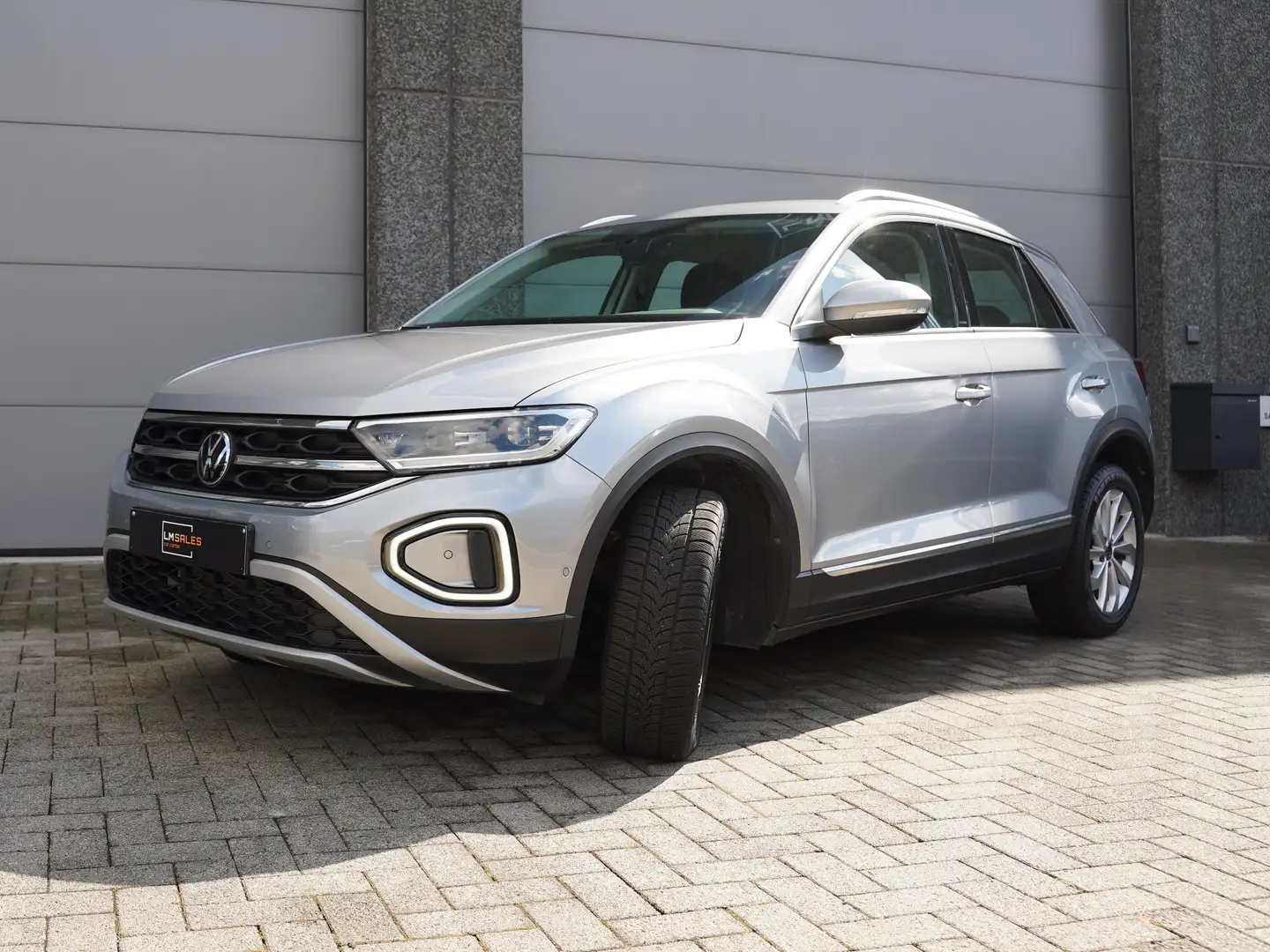 Volkswagen T-Roc 1.5 DSG Style *IQ LIGHT/VERW ZET&STUUR/EL KOFFER* Gris - 1