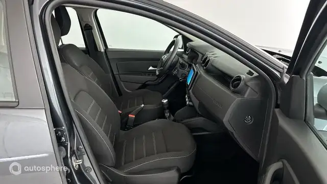 Dacia Duster view 15