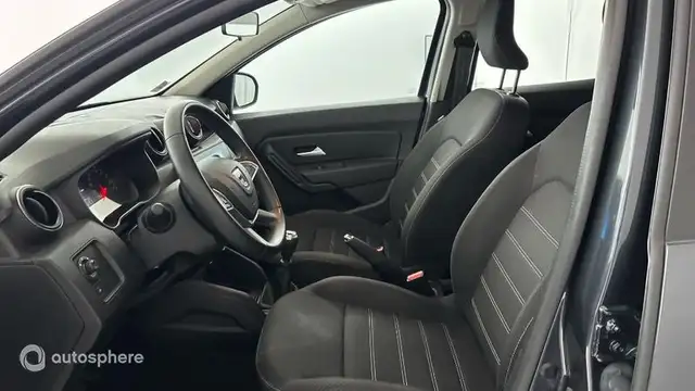 Dacia Duster view 12