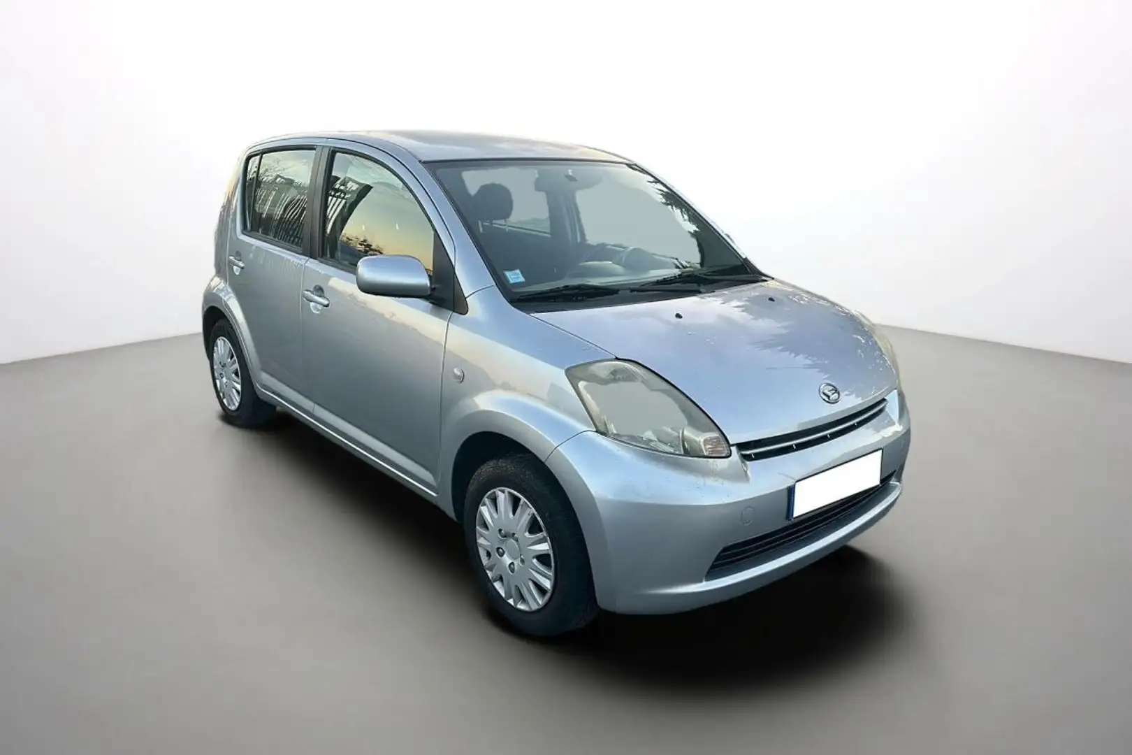 Daihatsu Sirion 1.3 VVT BVA Gris - 2