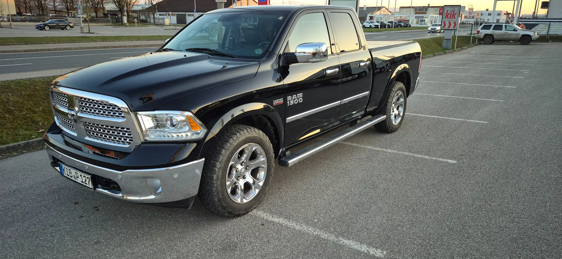 Dodge RAM Schwarz - 1