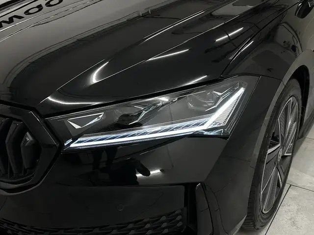 Skoda Superb Kombi 2,0 TDI Sportline 4x4 DSG.Matrix LED/ACC/... Ansicht 4