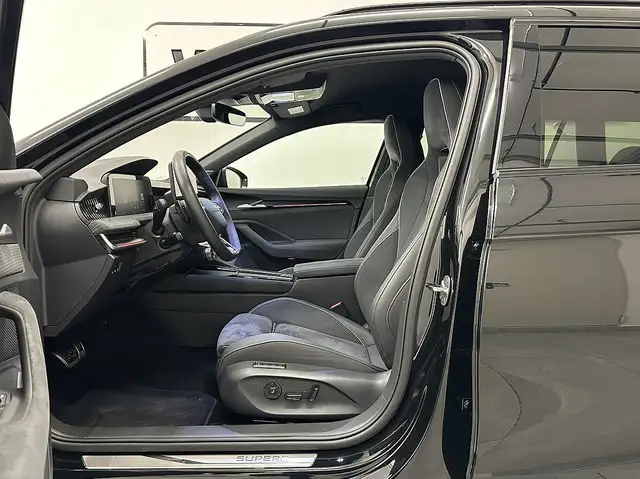 Skoda Superb Kombi 2,0 TDI Sportline 4x4 DSG.Matrix LED/ACC/... Ansicht 6