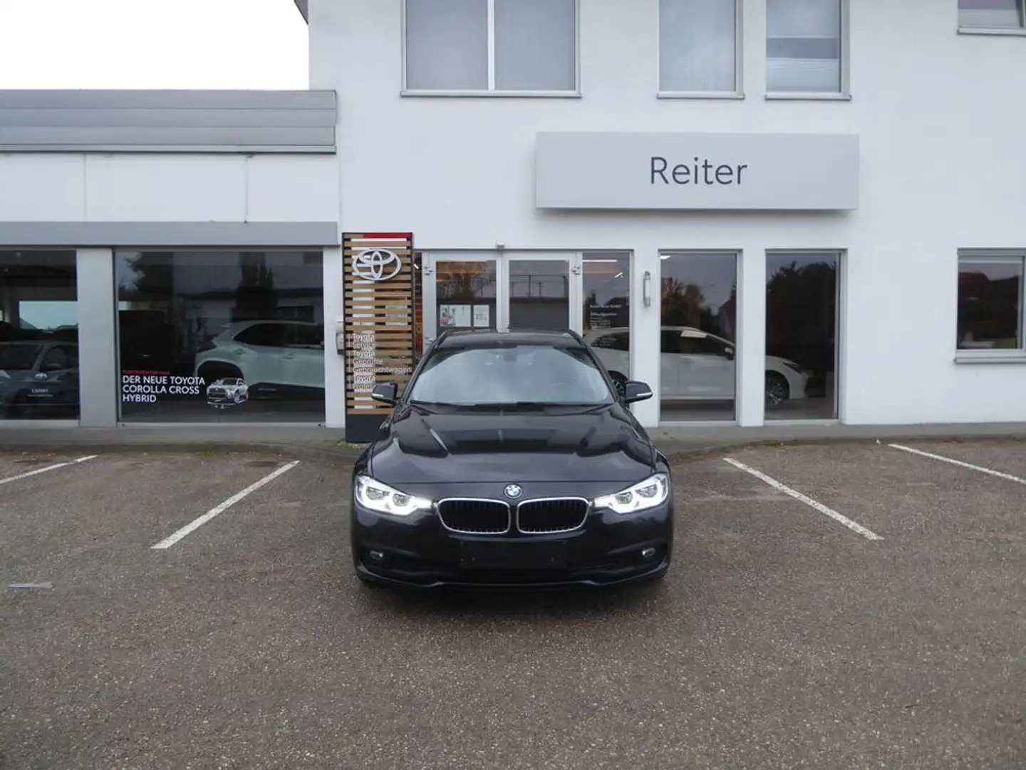 BMW 316 d Touring Aut. *LED*NAVI*SHZ*KOMFORTZUGANG* Noir - 1