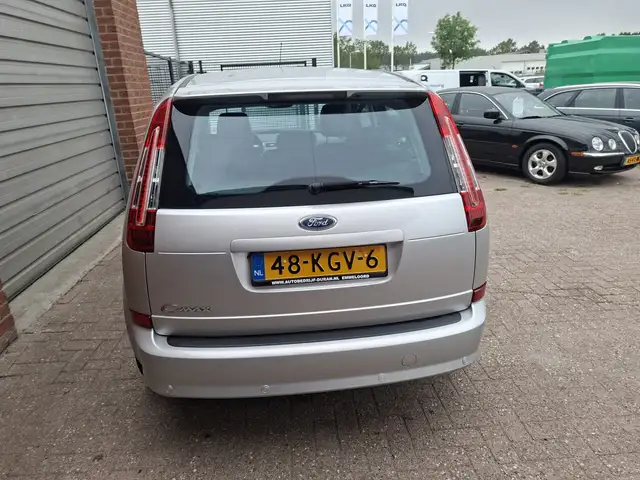 Ford C-Max view 14