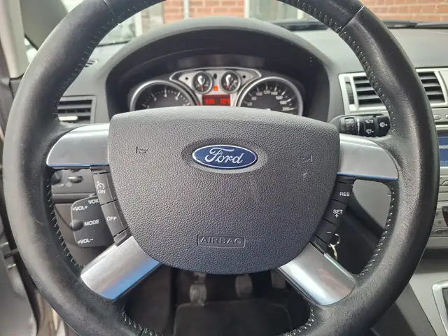 Ford C-Max view 10