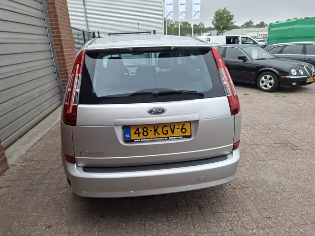 Ford C-Max view 9