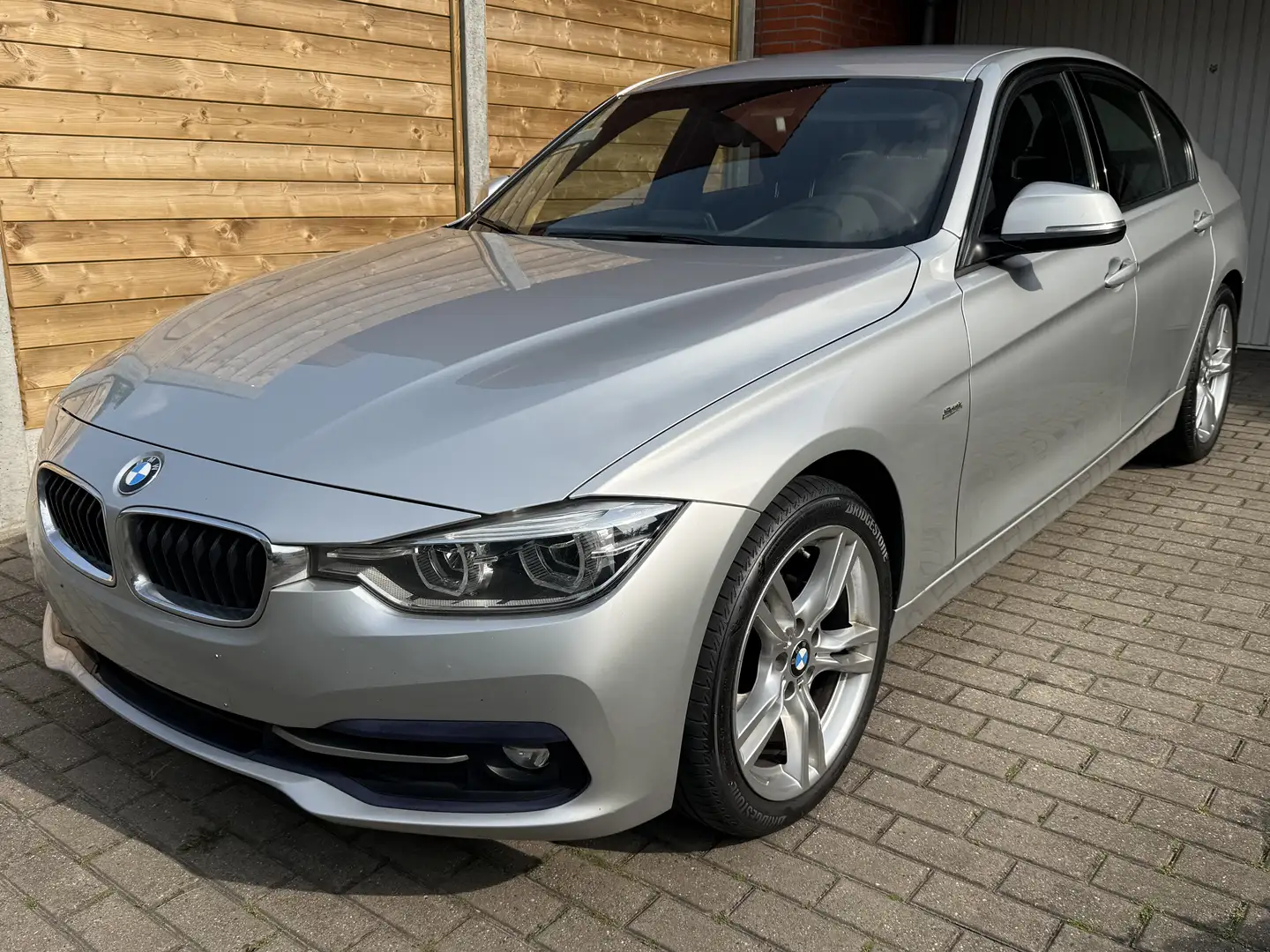 BMW 318 318d Sport Line 2017 - 1
