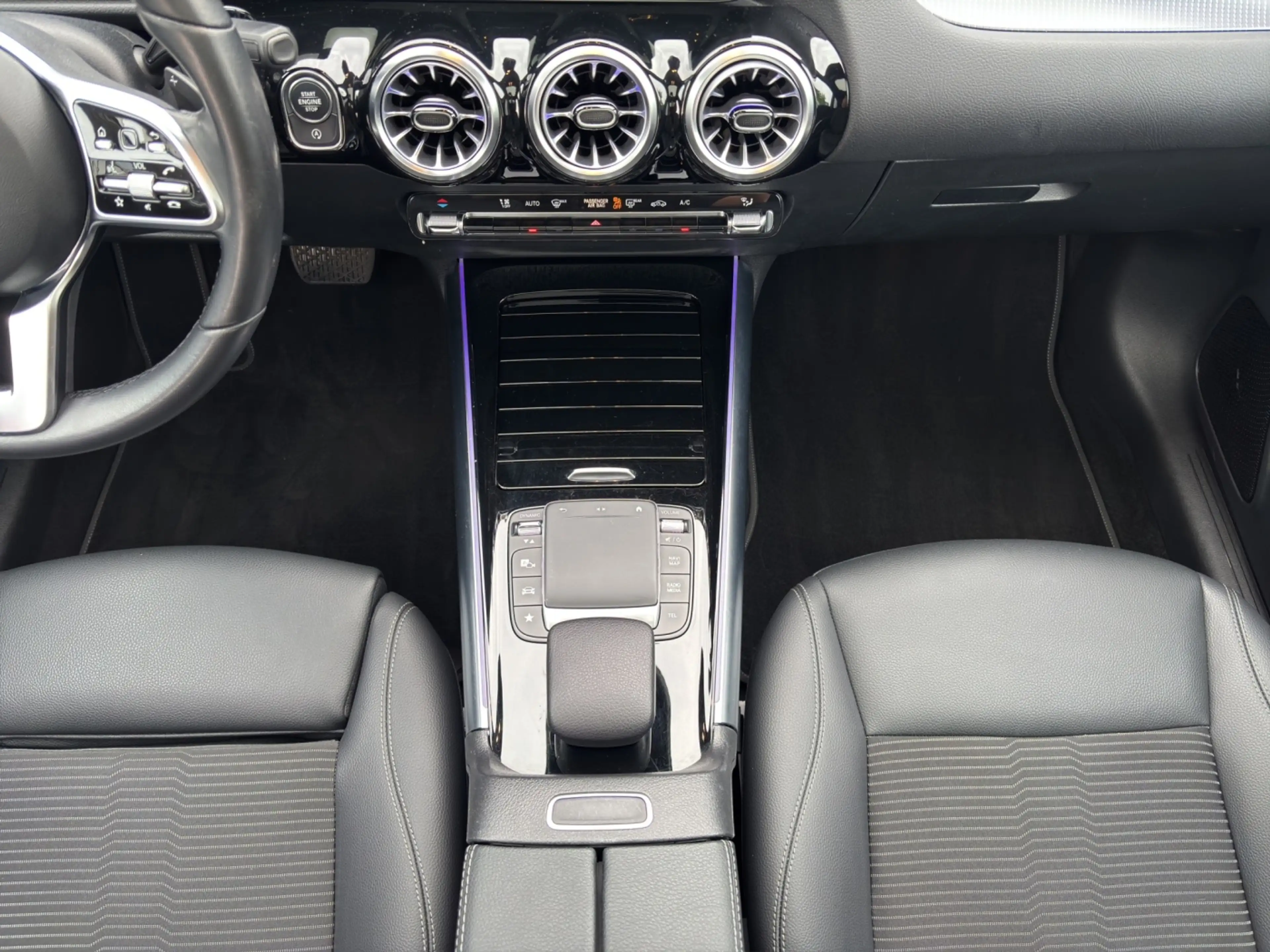 Mercedes-Benz GLA 180 *Progressive*Pano*Park-Paket*Kamera*LED* — photo 13