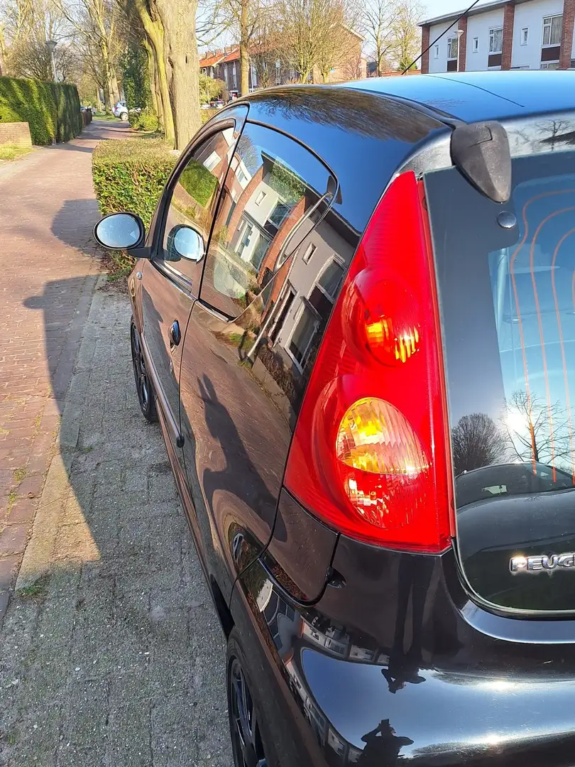 Peugeot 107 107 1.0-12V Millesim 200 Black - 2