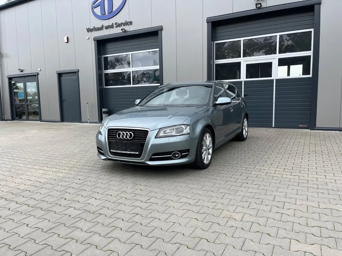 Audi A3 Sportback 1.4 TFSI Ambition Grau - 2