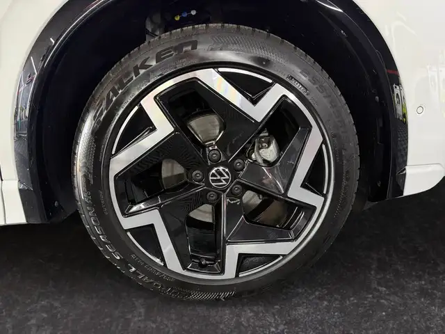 Volkswagen Tiguan view 15