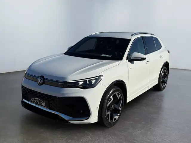 Volkswagen Tiguan view 2