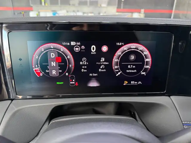 Volkswagen Tiguan view 12