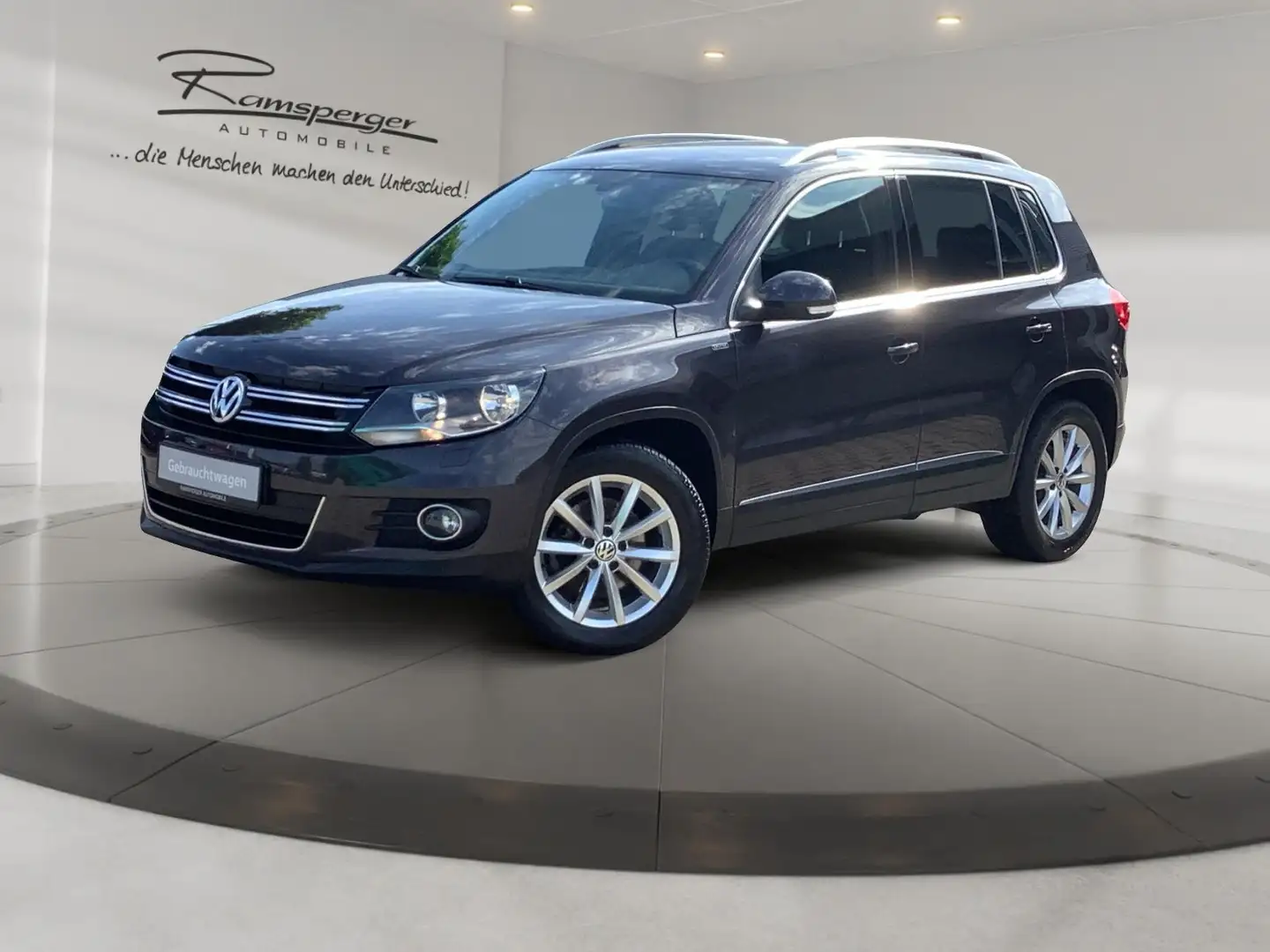 Volkswagen Tiguan 1.4 TSI Lounge AHK Navi SHZ PDC Grau - 2