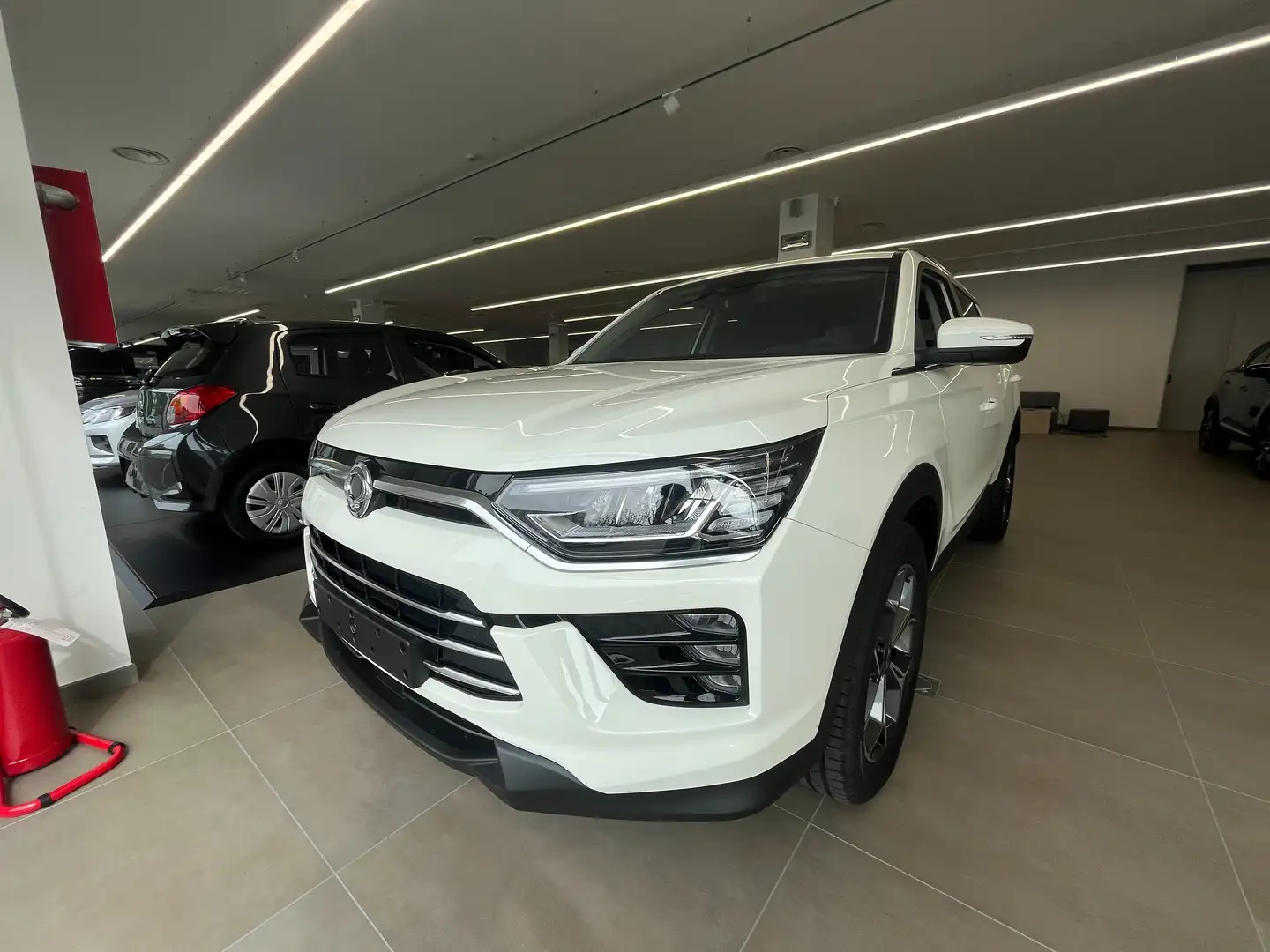 KGM Korando 1.6 136CV 2WD AUT DREAM DIESEL Bílá - 1