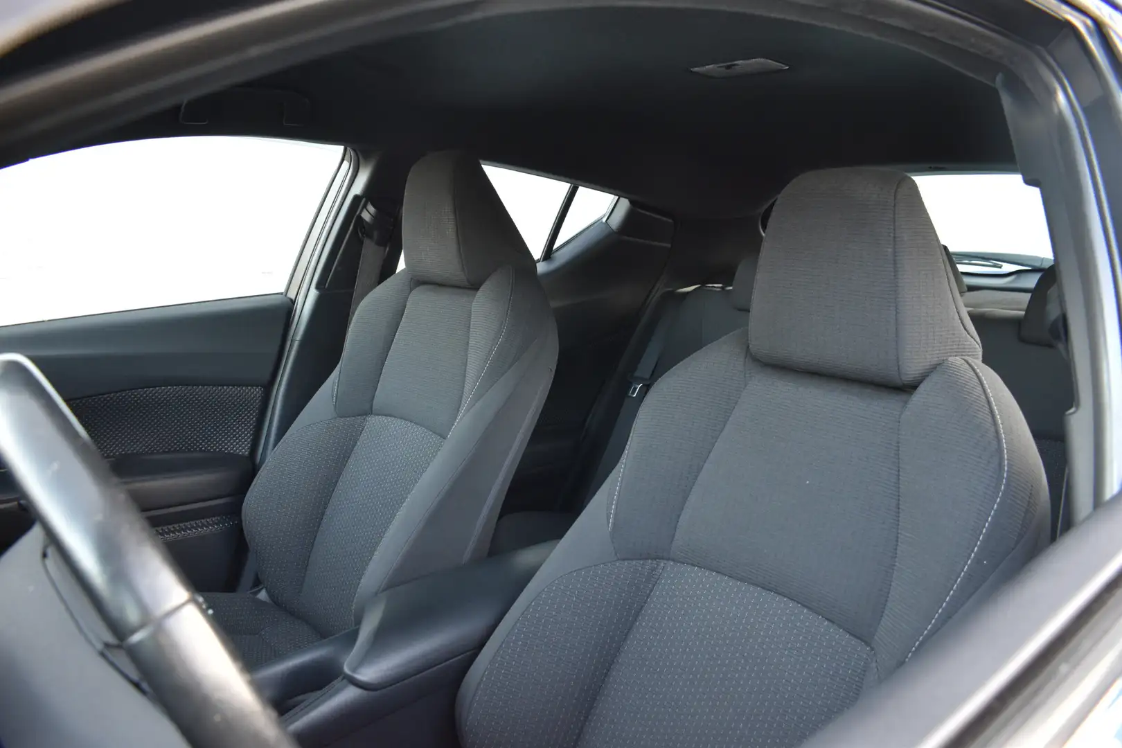 Toyota C-HR 1.2 Active benzine handgeschakeld 116pk Blauw - 2