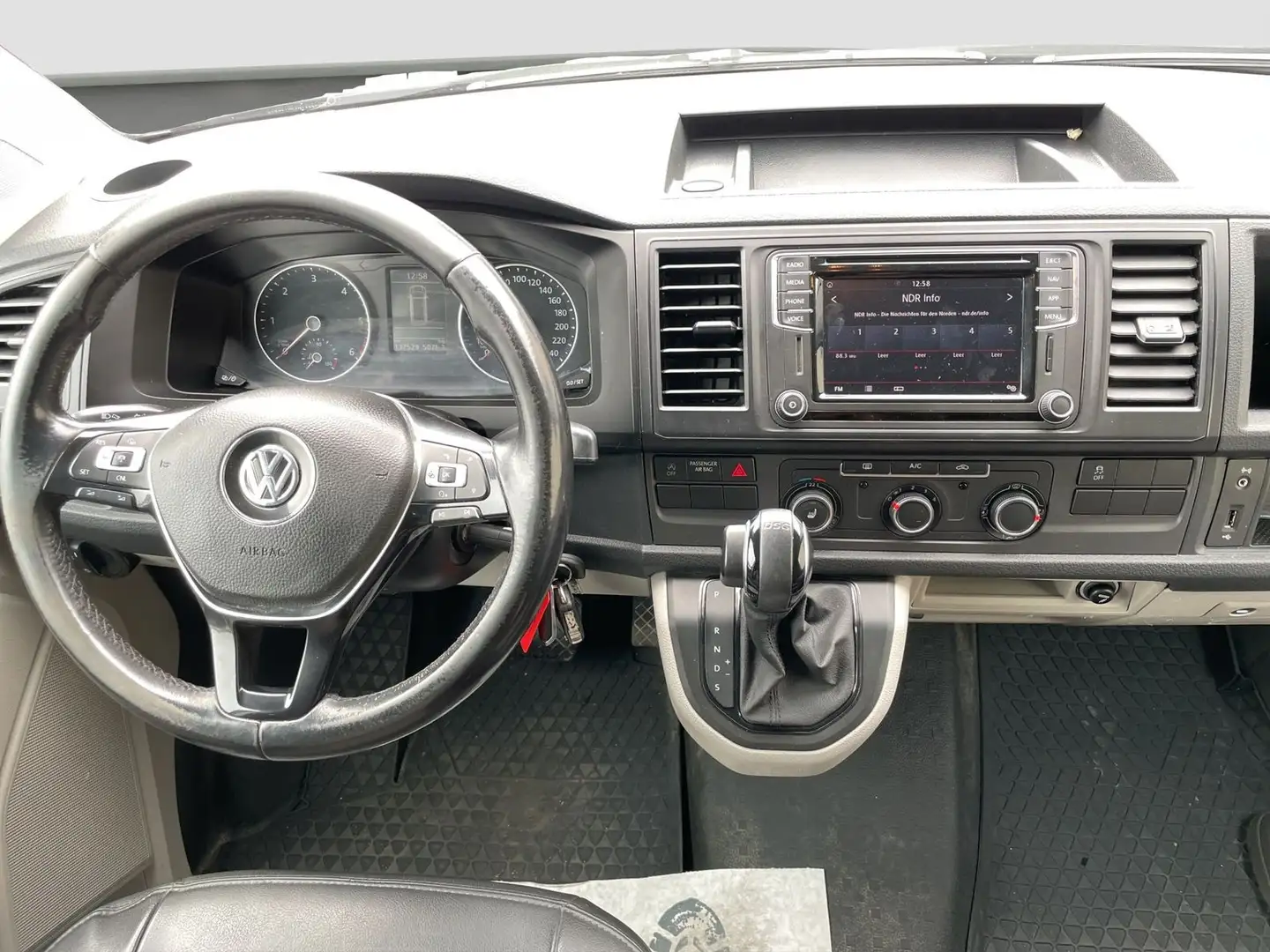 Volkswagen T6 Transporter Lang 2.0 TDI 4-Motion DSG Gris - 2