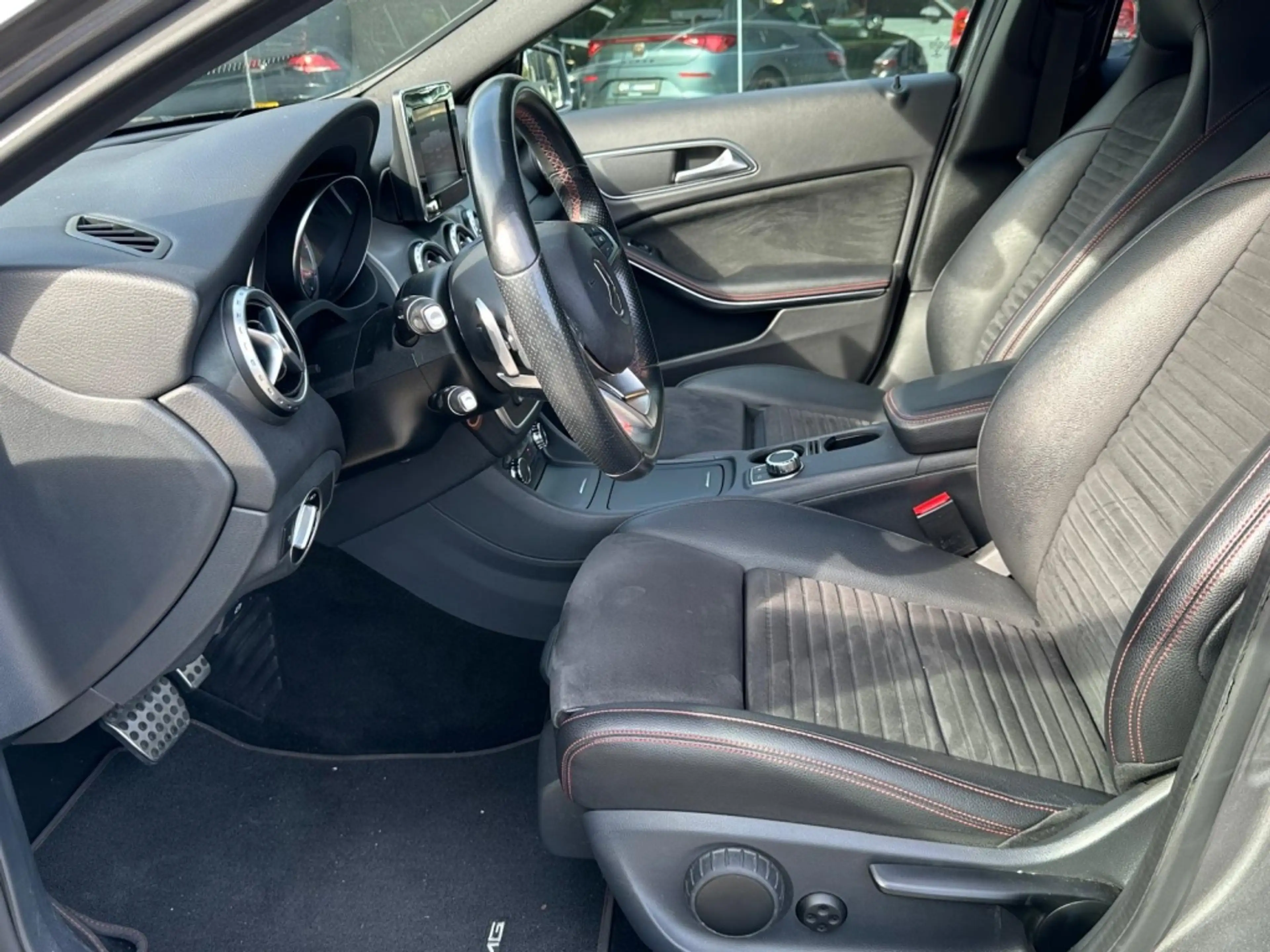 Mercedes-Benz GLA 180 Aut. AMG-Styling I Camera I Spiegel-Pakket I Xenon — photo 12