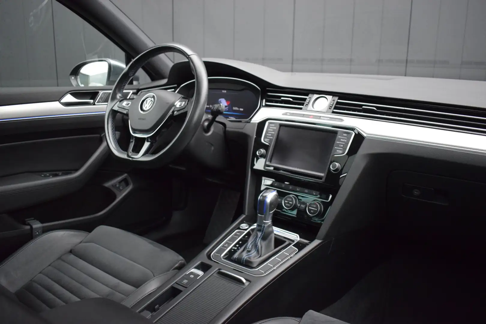 Volkswagen Passat Variant 1.4 TSi GTE Highline Panoramadak | Virtual | Carpl Gris - 2