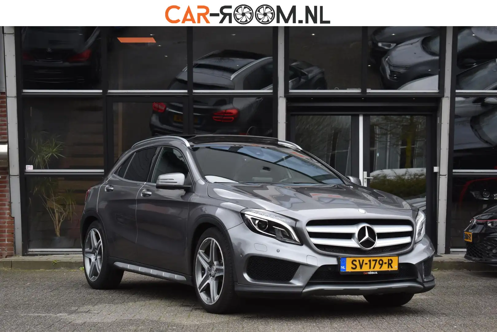 Mercedes-Benz GLA 220 d Prestige Amg Aut Pano Camera Grijs - 1