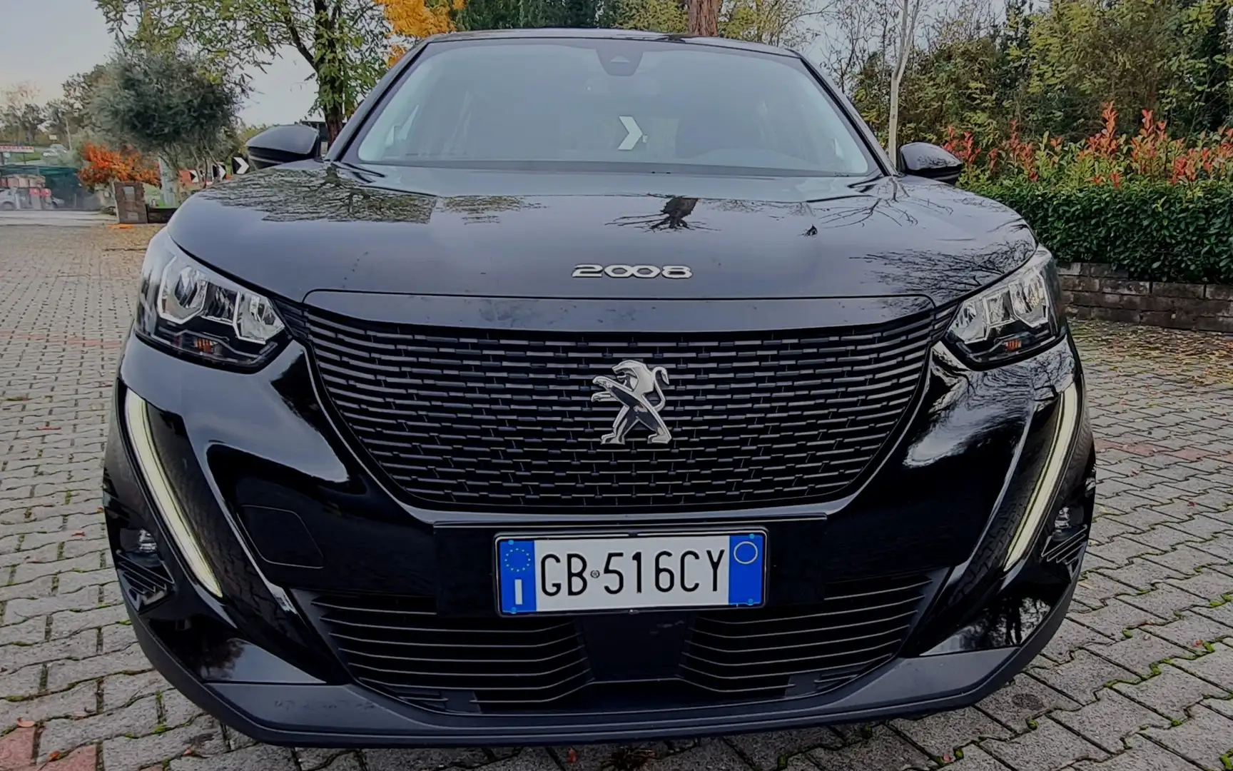 Peugeot 2008 Peugeot 2008 BlueHDi S&S GT LINE Schwarz - 1