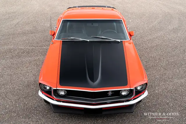 Ford Mustang view 5
