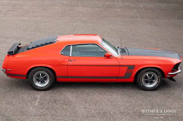 Ford Mustang view 2