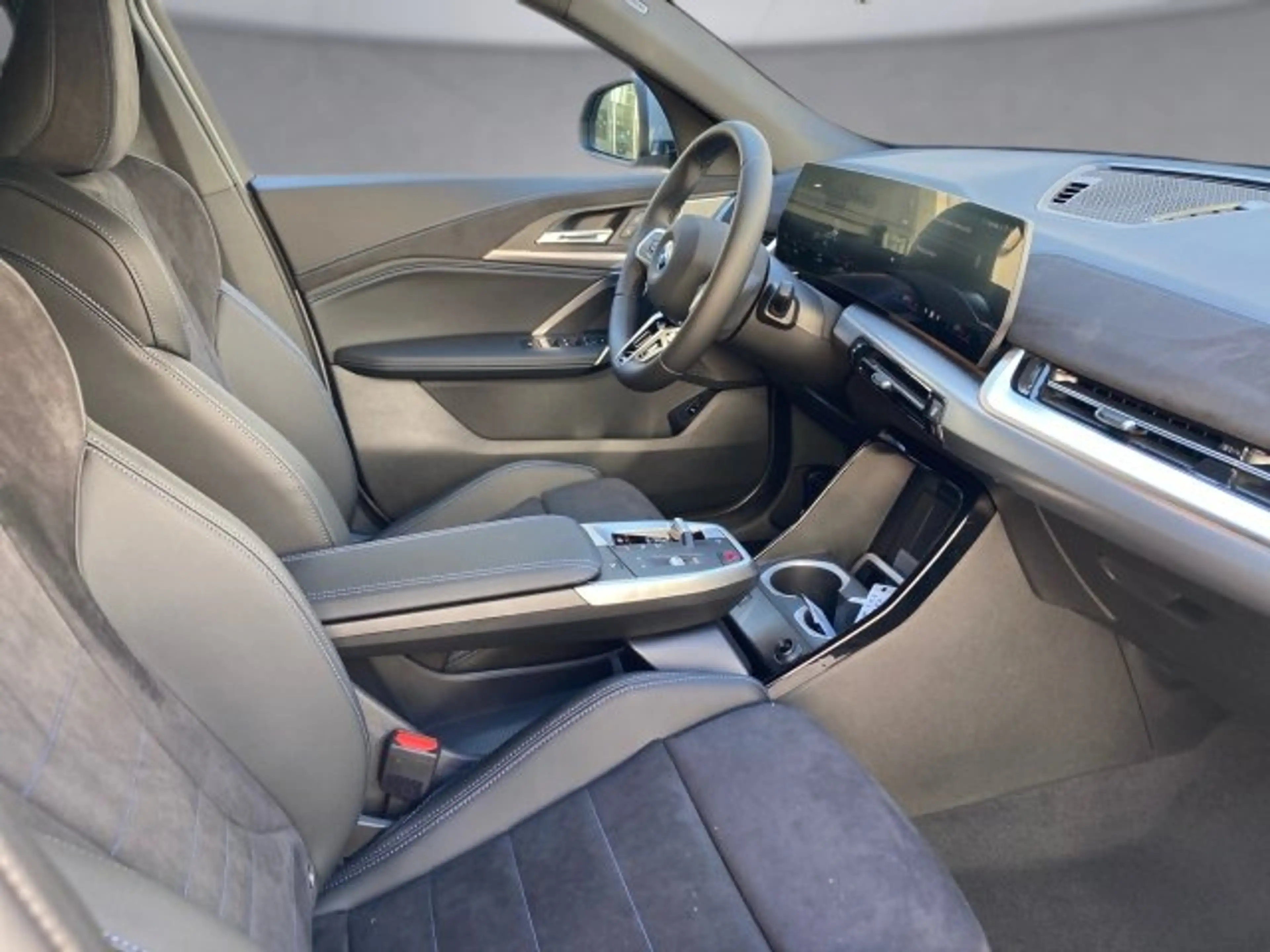 BMW iX2 eDrive20 U10 HB0 — photo 9