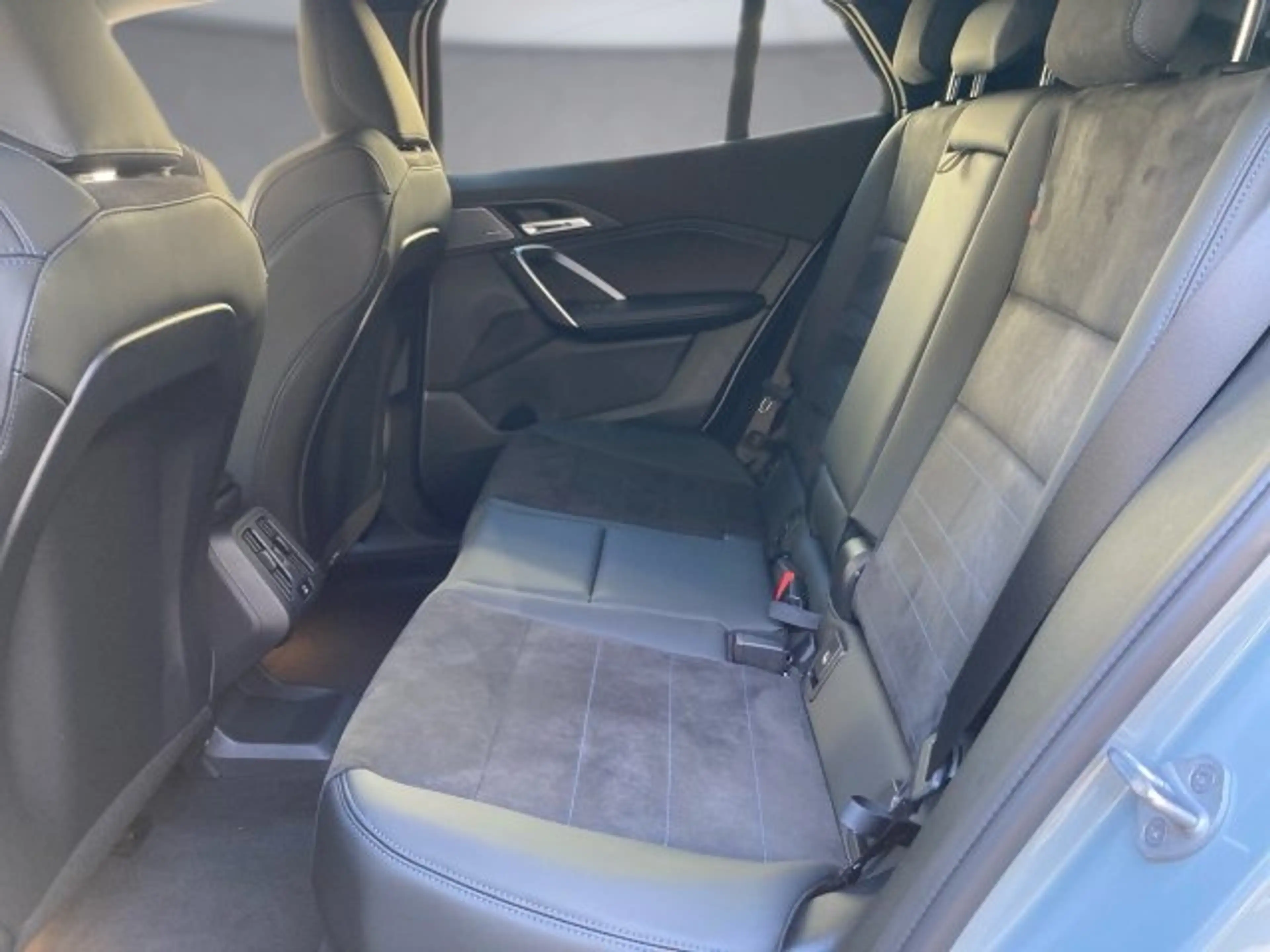 BMW iX2 eDrive20 U10 HB0 — photo 12