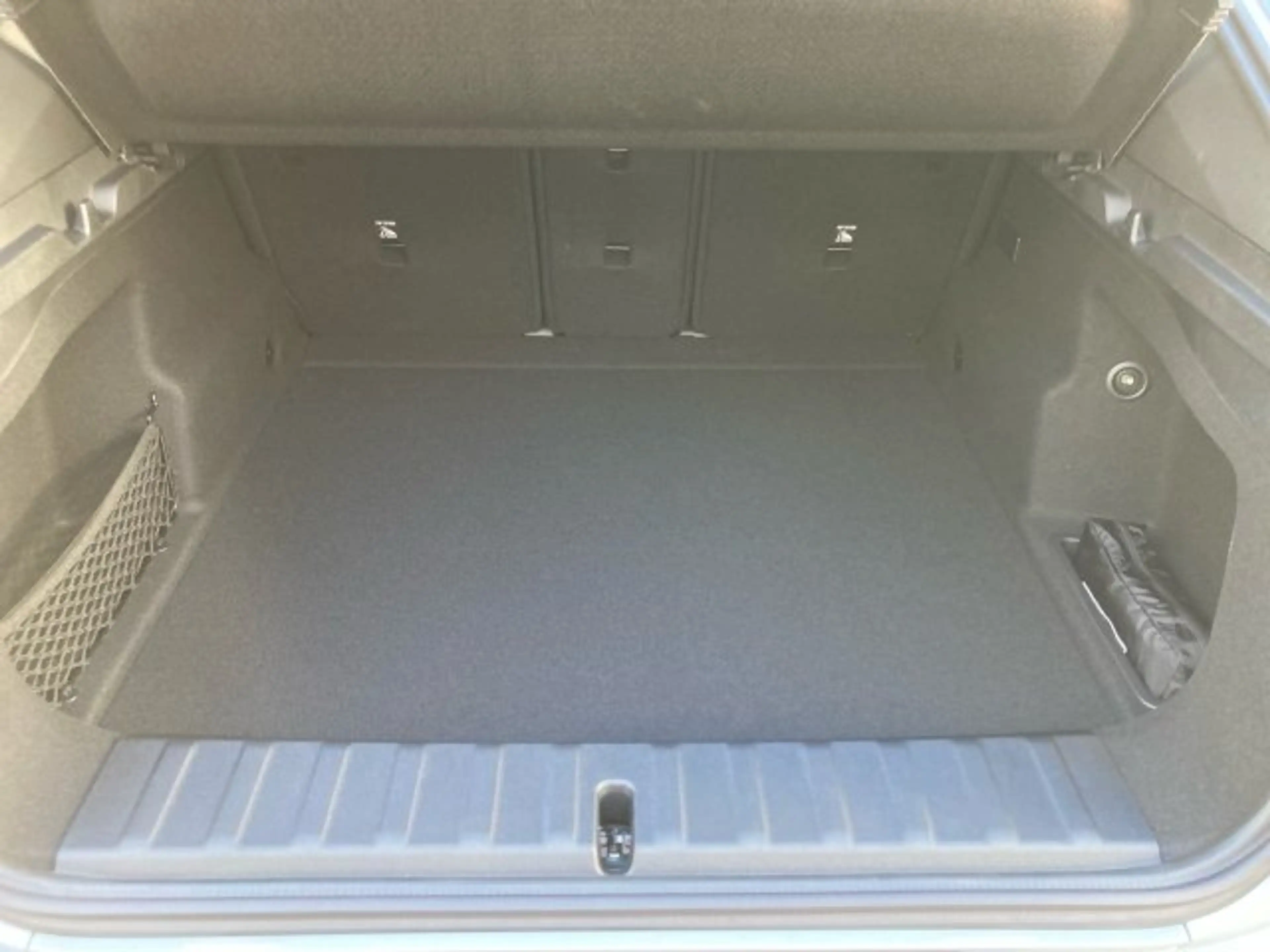BMW iX2 eDrive20 U10 HB0 — photo 13