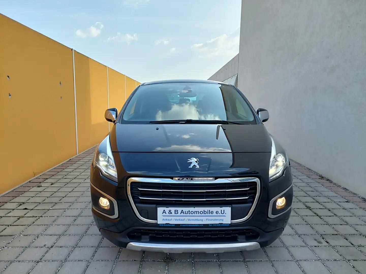 Peugeot 3008 2,0 BlueHDi 150 S&S Allure Schwarz - 2