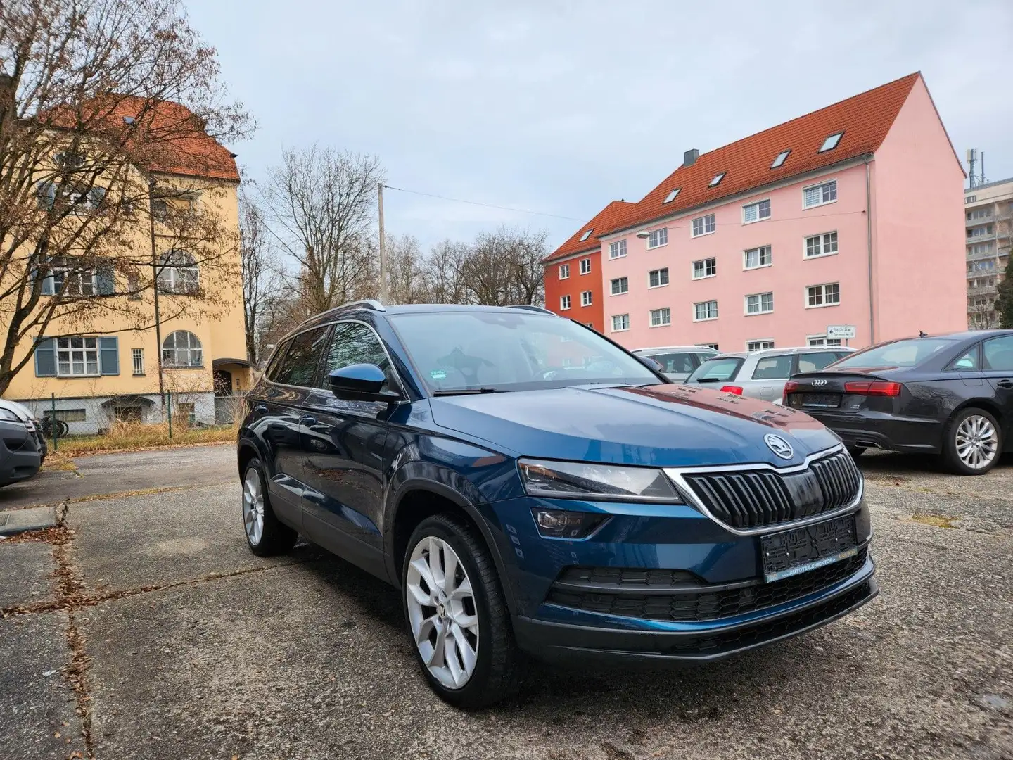 Skoda Karoq 2.0 TDI Style 4x4*Automat*Led*Acc*Ahk*1.Hd Blau - 1