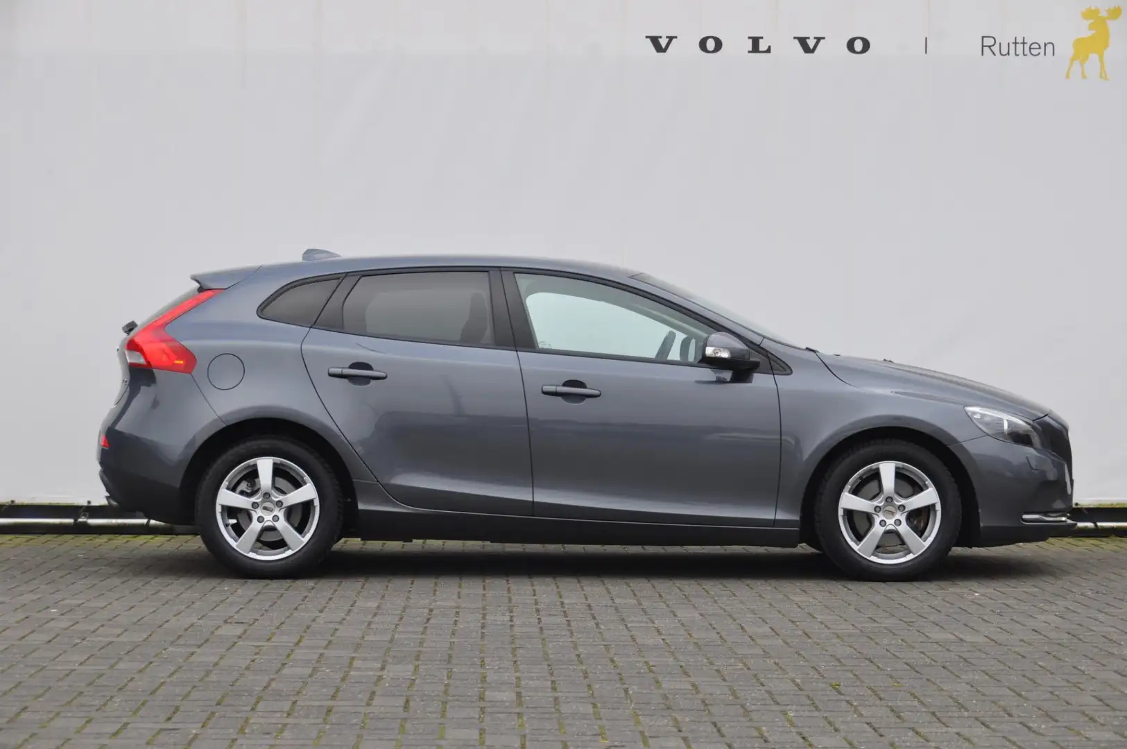 Volvo V40 1.6 T2 Kinetic Cruise control / Stoelverwarming / Grijs - 2