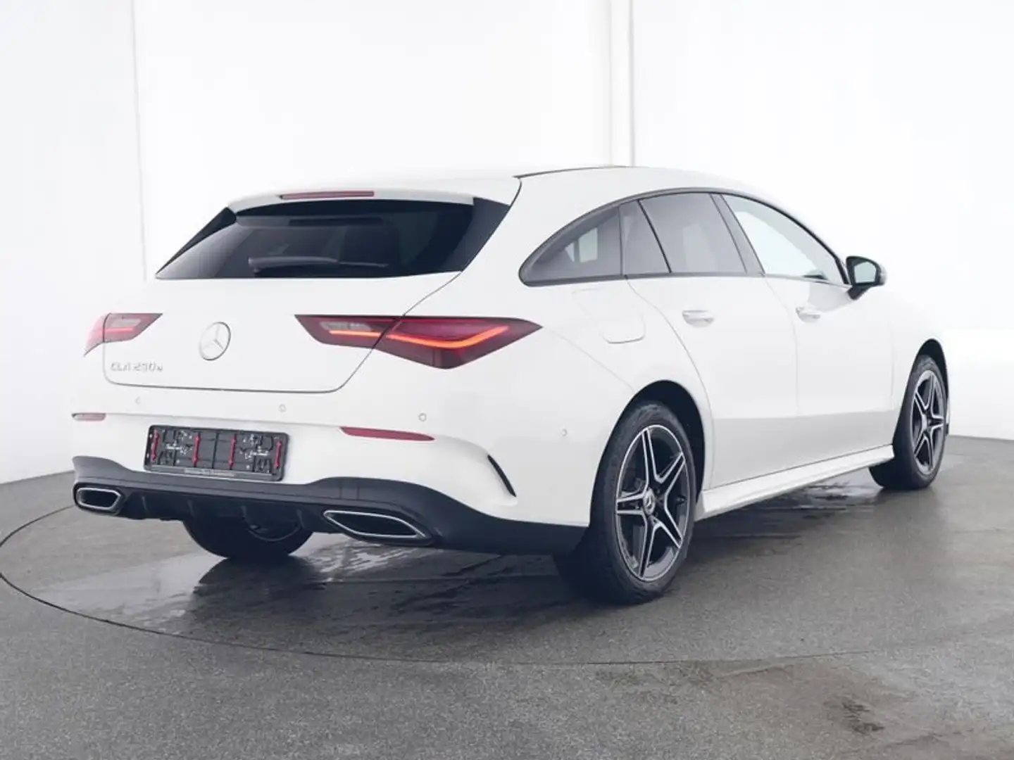 Mercedes-Benz CLA 250 e SB AMG NIGHT*Pano*AHK*Distr*MULTIBEAM* Weiß - 2