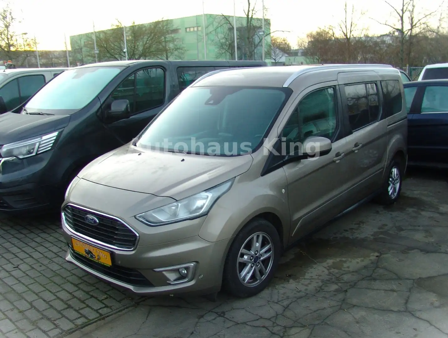 Ford Grand Tourneo Connect Titanium-7Si/NAVI/Pano Silber - 2