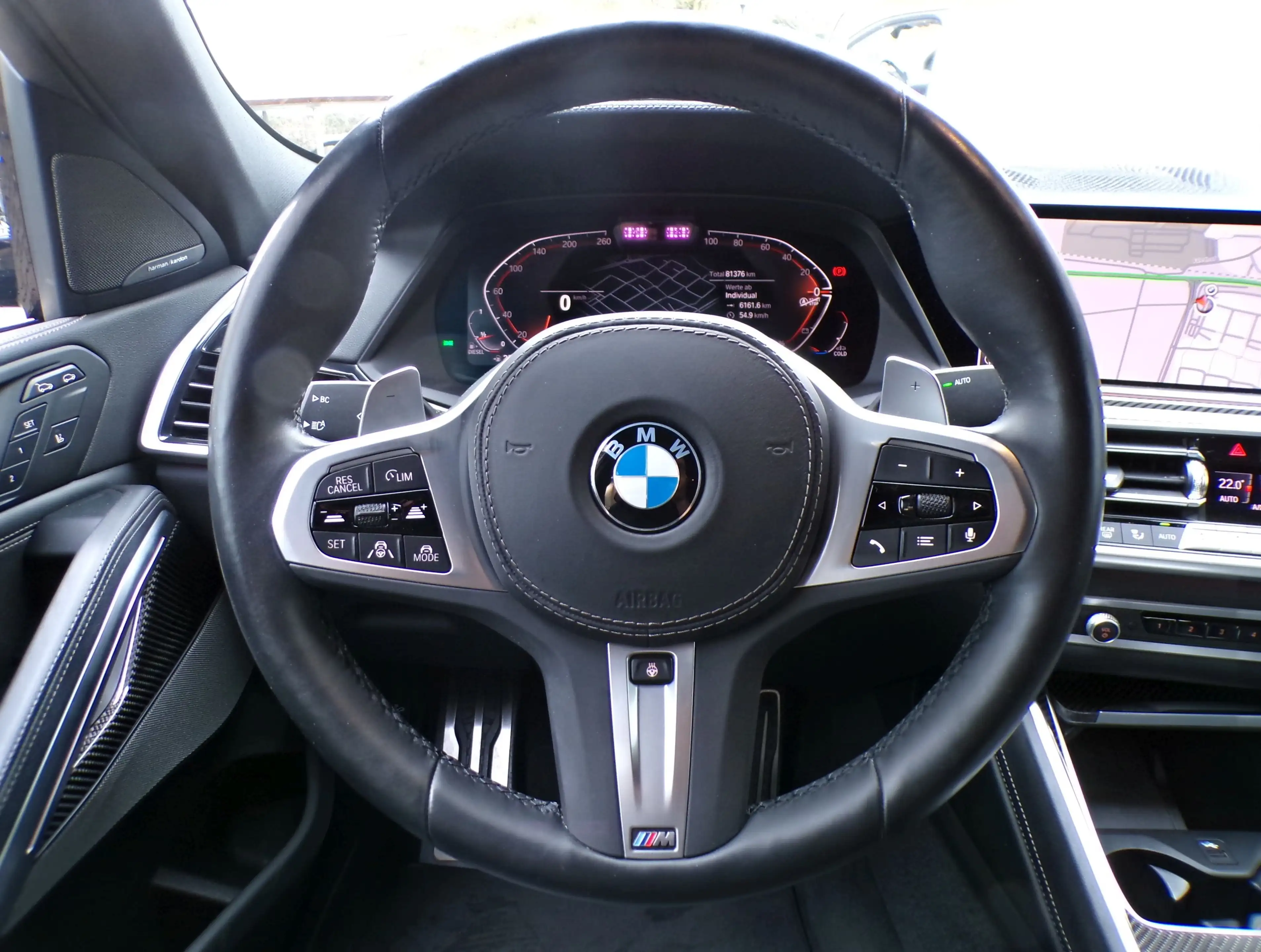 BMW X6 xDrive40d M Sport Laser HuD DAPro 360° Pano — photo 11
