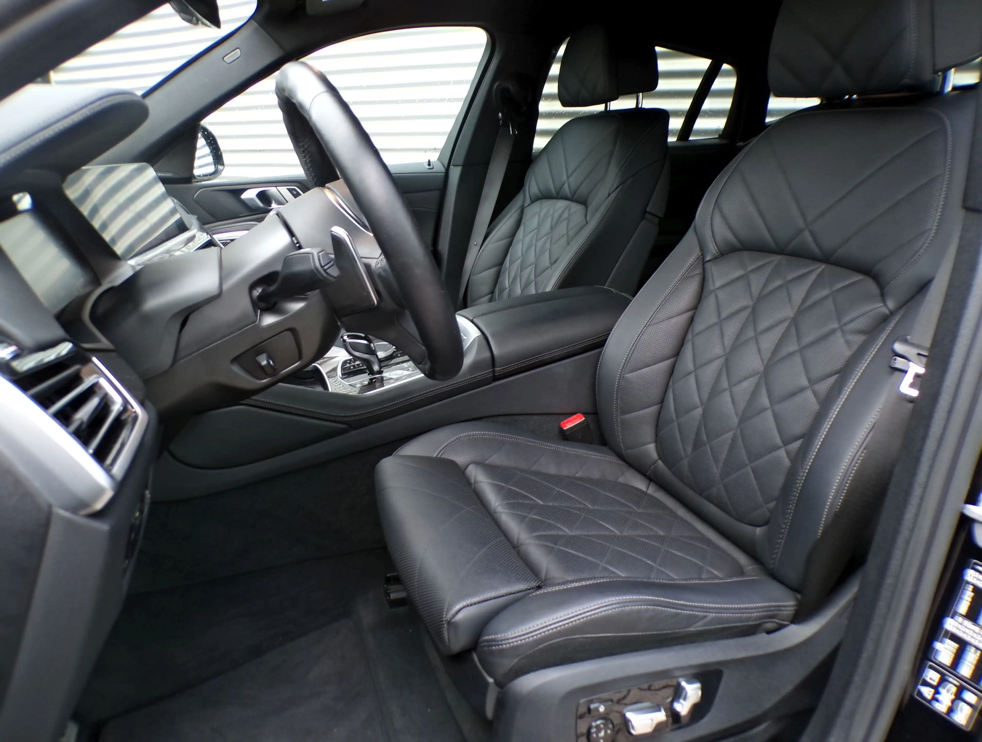 BMW X6 xDrive40d M Sport Laser HuD DAPro 360° Pano — photo 7